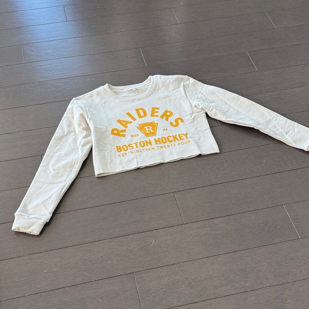 Heated Rivalry Rozanov Cropped Pullover - Picture 2 of 5